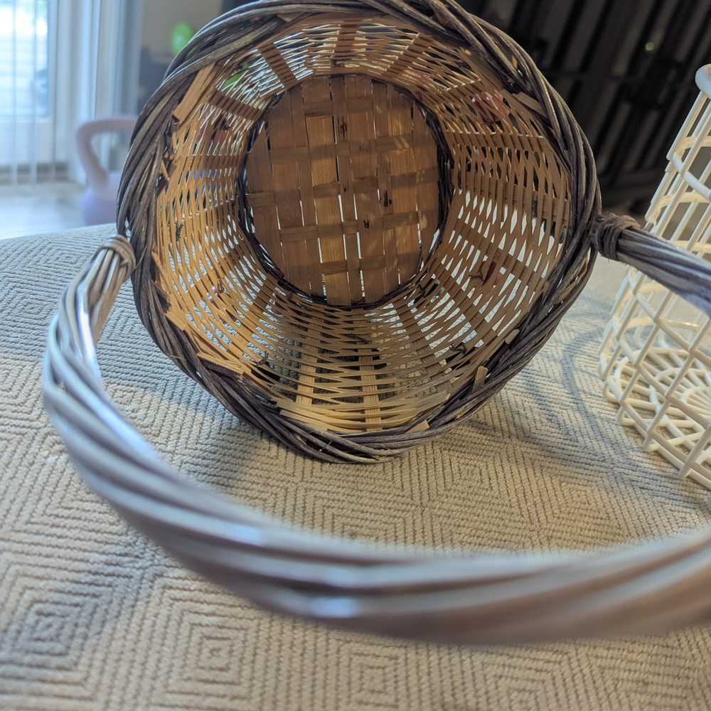 Charming Floral Wicker and Modern Wire Basket Duo - Picture 5 of 6